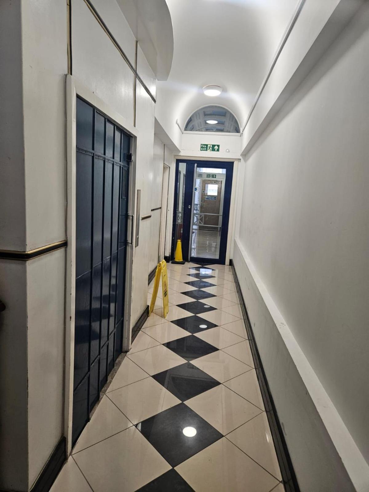 2 Bedroom City Centre Penthouse Loft Apartment Liverpool Extérieur photo